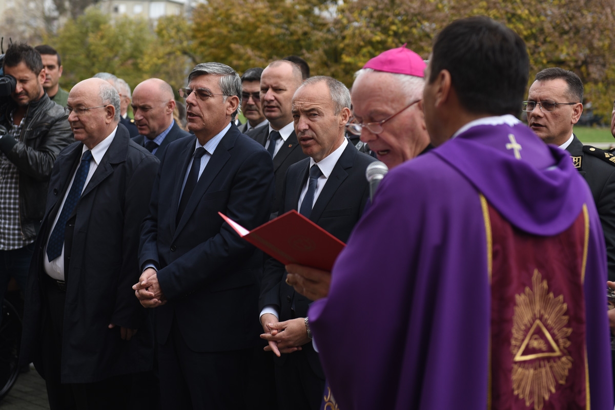 https://www.morh.hr/wp-content/gallery/odrzana-misa-zadusnica-za-poginule-i-umrle-hrvatske-branitelje/dusni_dan_svi_sveti_branitelji_sveta_mati_slobode_20181102_29.jpg