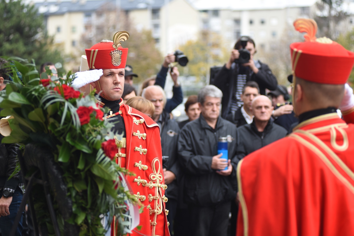 https://www.morh.hr/wp-content/gallery/odrzana-misa-zadusnica-za-poginule-i-umrle-hrvatske-branitelje/dusni_dan_svi_sveti_branitelji_sveta_mati_slobode_20181102_30.jpg