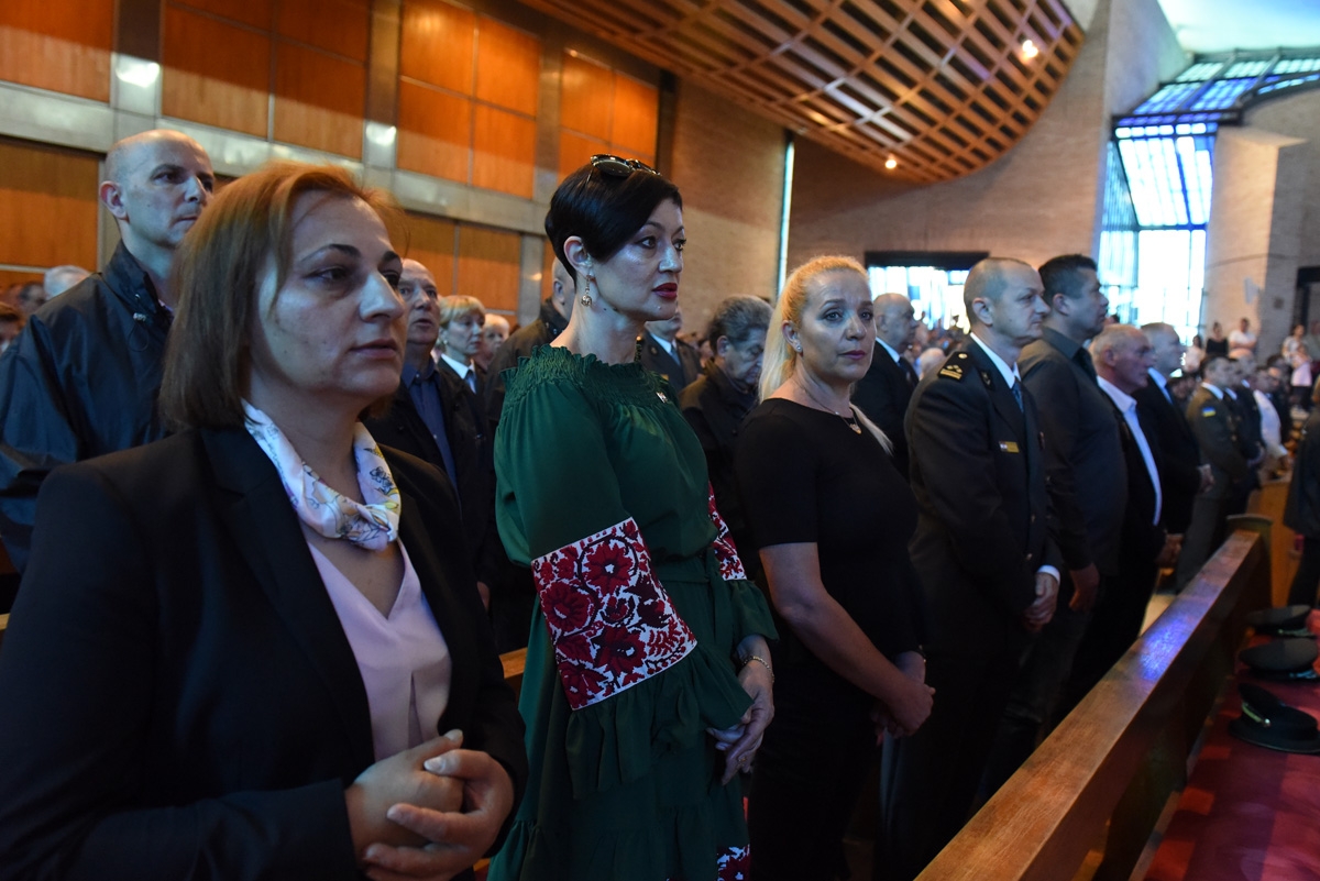 https://www.morh.hr/wp-content/gallery/odrzana-misa-zadusnica-za-stradale-u-domovinskom-ratu/misa_26052019_10.jpg
