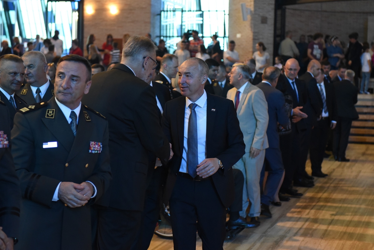 https://www.morh.hr/wp-content/gallery/odrzana-misa-zadusnica-za-stradale-u-domovinskom-ratu/misa_26052019_19.jpg