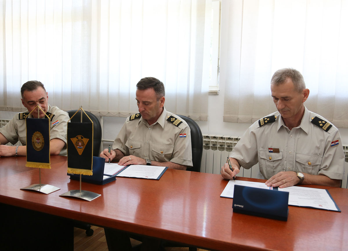 https://www.morh.hr/wp-content/gallery/odrzana-primopredaja-duznosti-nacelnika-sluzbe-vojne-policije/vp_primopredaja_07072016_3.jpg