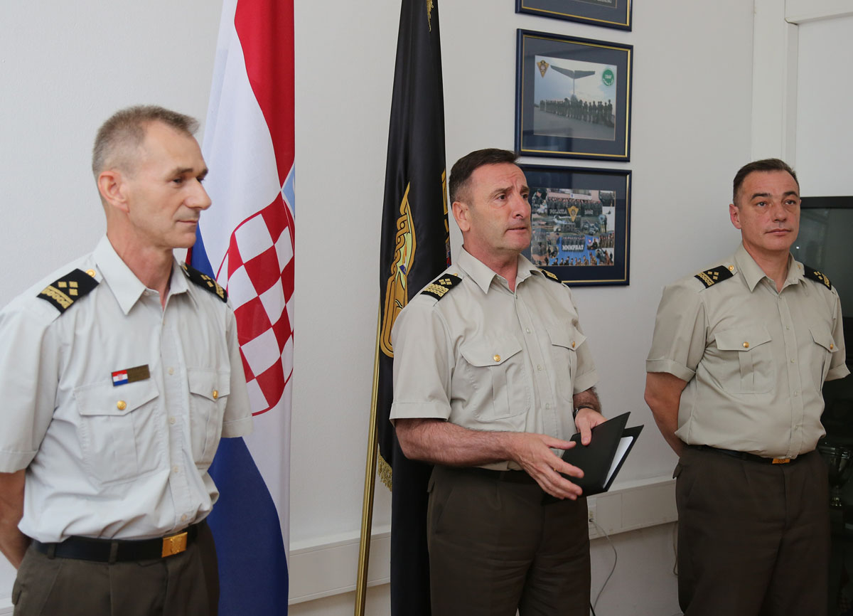 https://www.morh.hr/wp-content/gallery/odrzana-primopredaja-duznosti-nacelnika-sluzbe-vojne-policije/vp_primopredaja_07072016_4.jpg