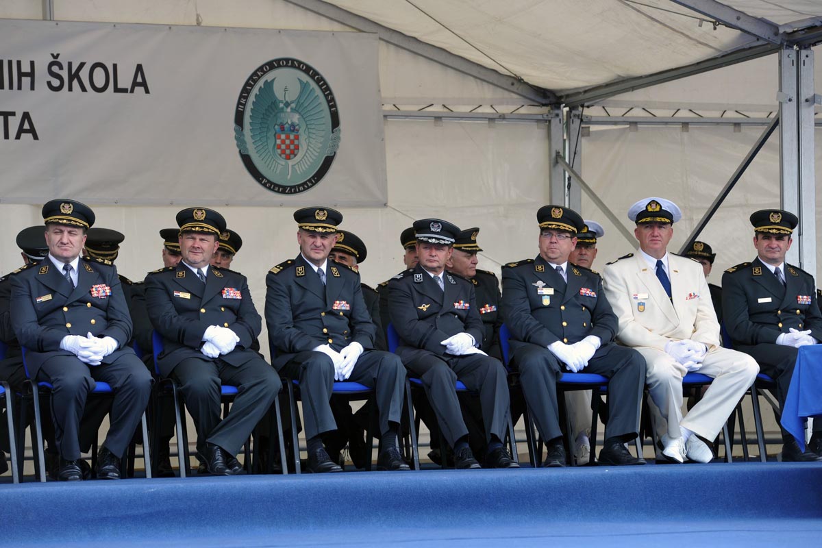 https://www.morh.hr/wp-content/gallery/odrzana-promocija-polaznika-vojnih-skola/promocija_18062014_16.jpg