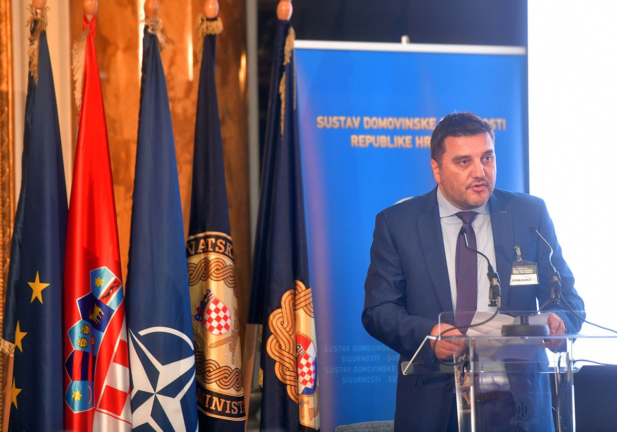 https://www.morh.hr/wp-content/gallery/odrzana-prva-medunarodna-konferencija-o-domovinskoj-sigurnosti-1/medunarodna-konferencija-na-temu-domovinske-sigurnosti_17092019_06.jpg