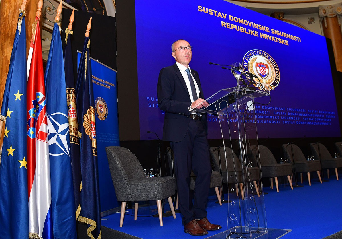 https://www.morh.hr/wp-content/gallery/odrzana-prva-medunarodna-konferencija-o-domovinskoj-sigurnosti-1/medunarodna-konferencija-na-temu-domovinske-sigurnosti_17092019_08.jpg