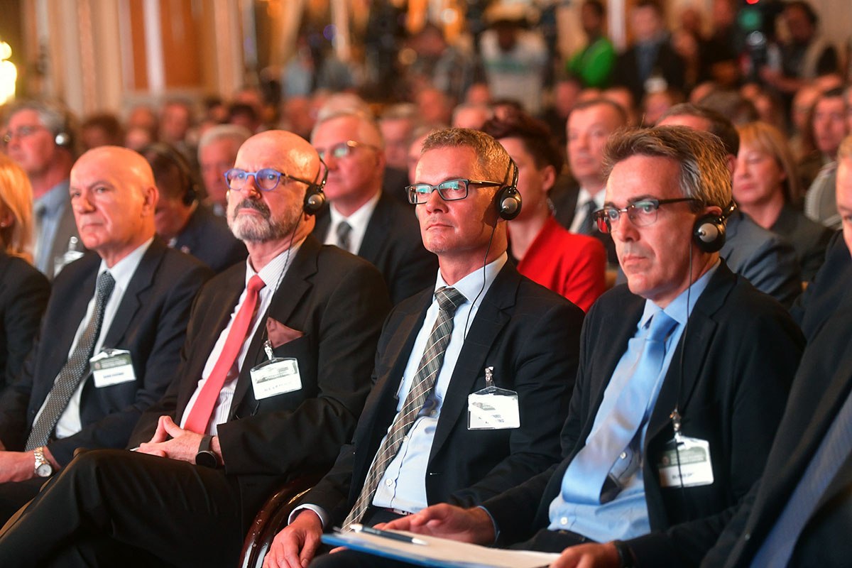 https://www.morh.hr/wp-content/gallery/odrzana-prva-medunarodna-konferencija-o-domovinskoj-sigurnosti-1/medunarodna-konferencija-na-temu-domovinske-sigurnosti_17092019_22.jpg