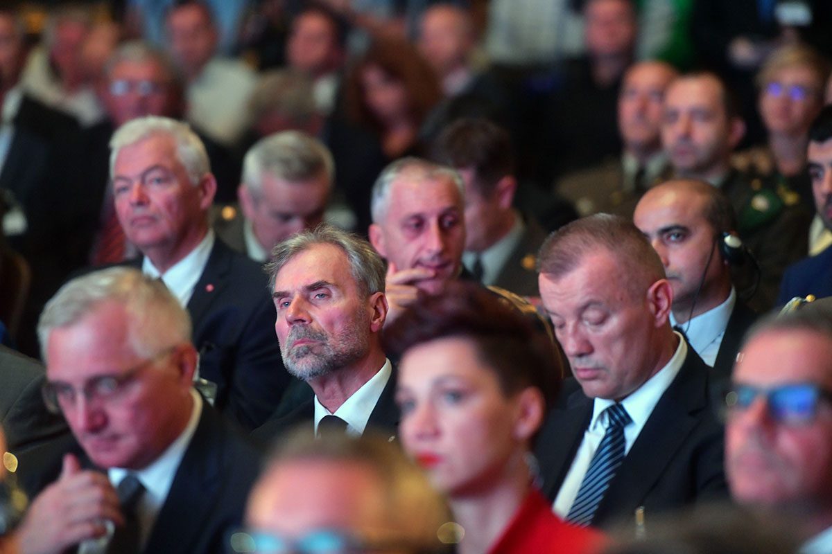https://www.morh.hr/wp-content/gallery/odrzana-prva-medunarodna-konferencija-o-domovinskoj-sigurnosti-1/medunarodna-konferencija-na-temu-domovinske-sigurnosti_17092019_23.jpg