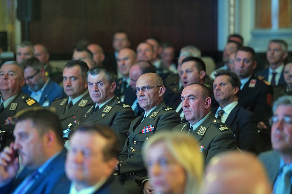 https://www.morh.hr/wp-content/gallery/odrzana-prva-medunarodna-konferencija-o-domovinskoj-sigurnosti-1/medunarodna-konferencija-na-temu-domovinske-sigurnosti_17092019_30.jpg