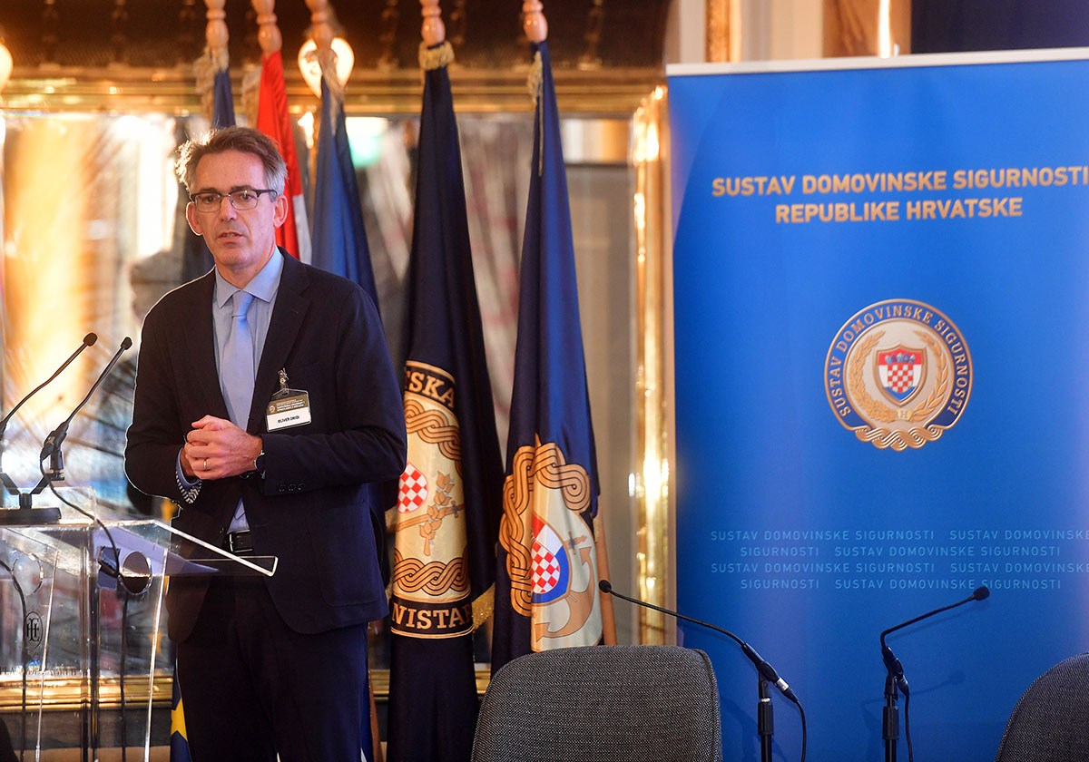 https://www.morh.hr/wp-content/gallery/odrzana-prva-medunarodna-konferencija-o-domovinskoj-sigurnosti-1/medunarodna-konferencija-na-temu-domovinske-sigurnosti_17092019_31.jpg