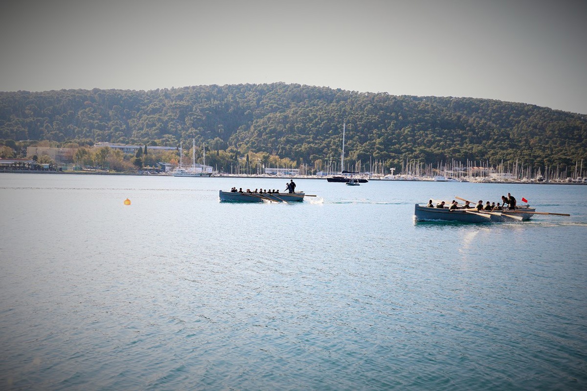 https://www.morh.hr/wp-content/gallery/odrzana-regata-kutera-hrm-a-u-povodu-blagdana-svetog-nikole/regata_04122019_03.jpg