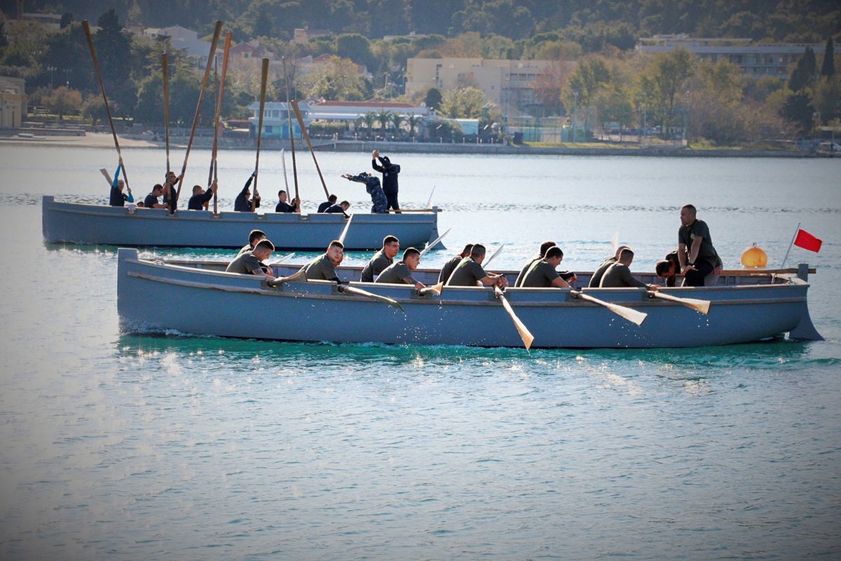 https://www.morh.hr/wp-content/gallery/odrzana-regata-kutera-hrm-a-u-povodu-blagdana-svetog-nikole/regata_04122019_04.jpg