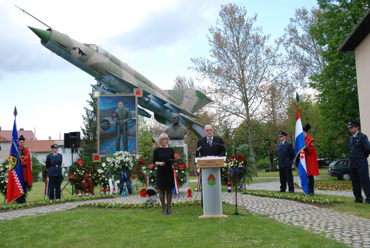 https://www.morh.hr/wp-content/gallery/odrzani-susreti-za-rudija/mihalic_0078.jpg