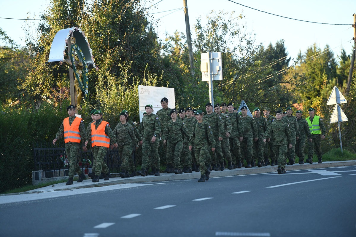 https://www.morh.hr/wp-content/gallery/odrzano-27-hodocasce-hrvatske-vojske-policije-i-branitelja-u-mariju-bistricu/hodocasce_u_mariju_bistricu_06102019_02.jpg
