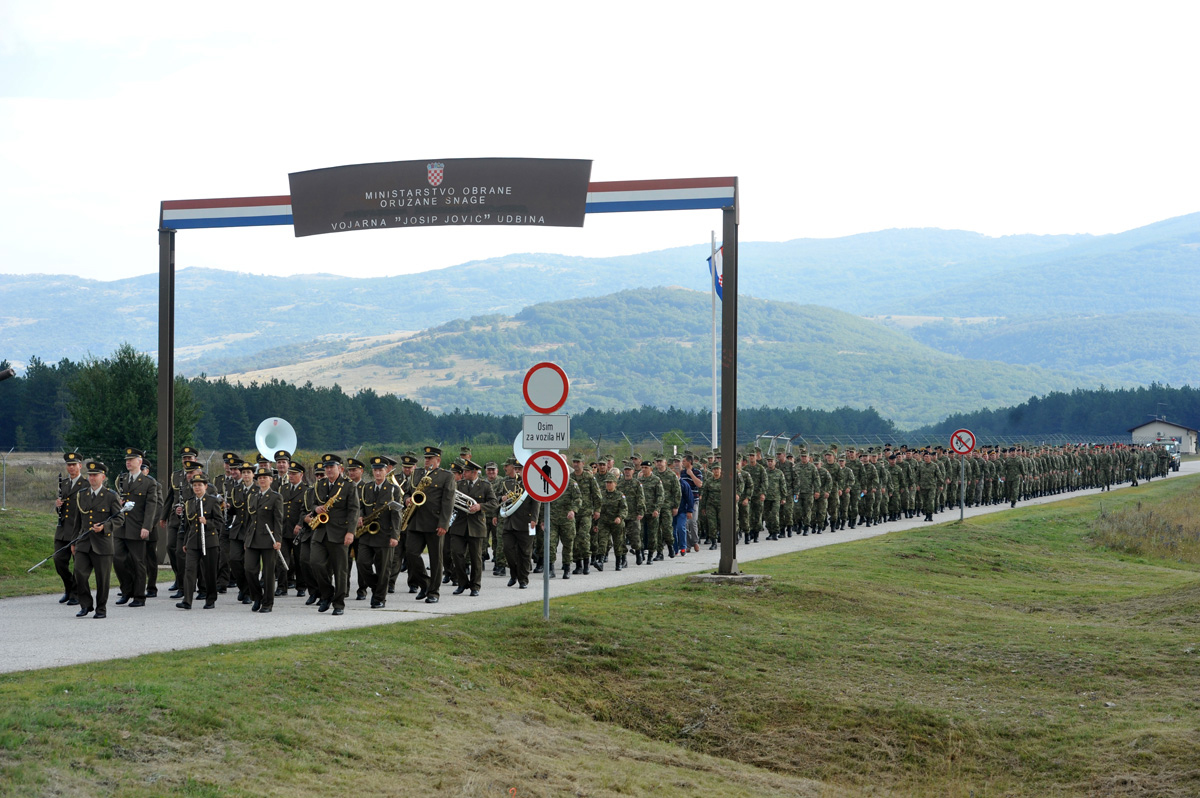 https://www.morh.hr/wp-content/gallery/odrzano-prvo-vojno-hodocasce-hrvatske-kopnene-vojske/udbina_09092016_01.jpg