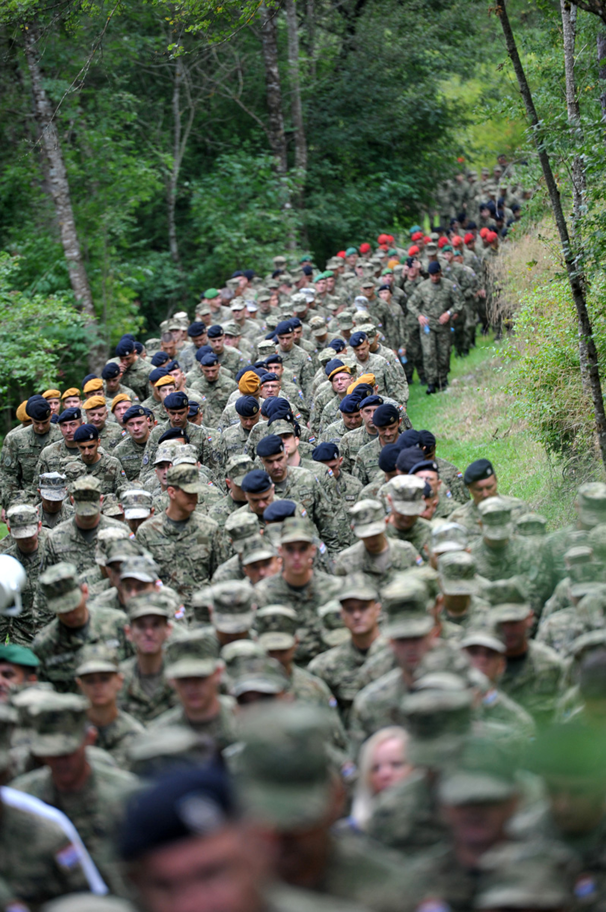 https://www.morh.hr/wp-content/gallery/odrzano-prvo-vojno-hodocasce-hrvatske-kopnene-vojske/udbina_09092016_06.jpg
