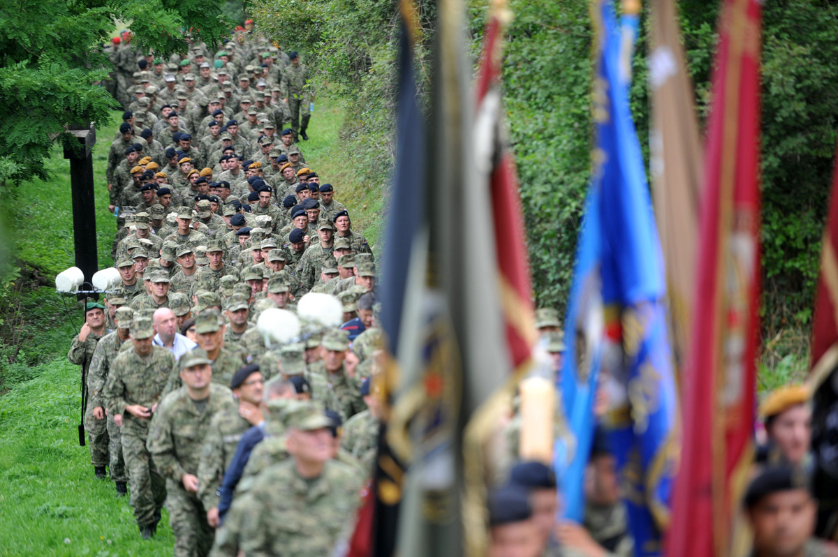 https://www.morh.hr/wp-content/gallery/odrzano-prvo-vojno-hodocasce-hrvatske-kopnene-vojske/udbina_09092016_08.jpg