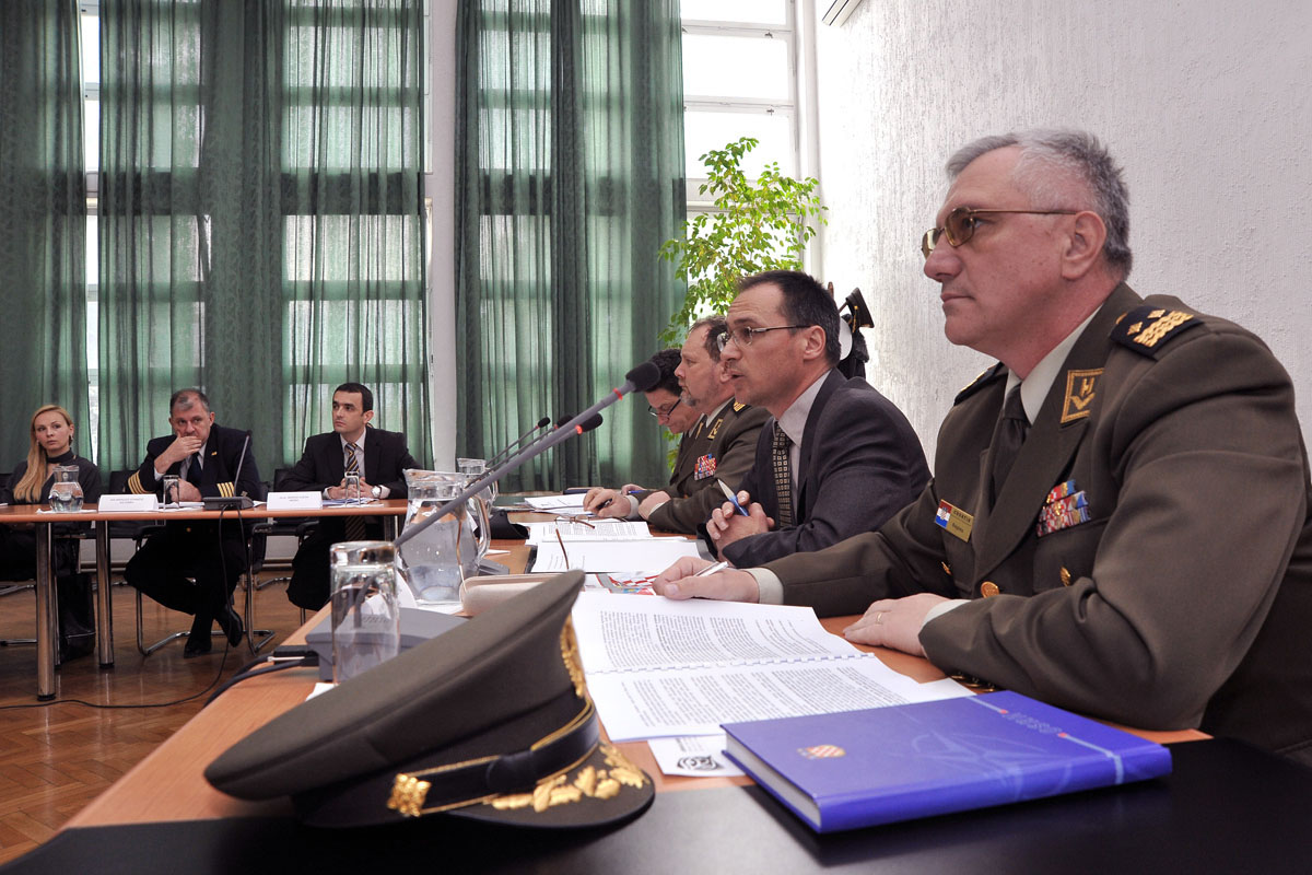 https://www.morh.hr/wp-content/gallery/okrugli-stol-11042012/spo_11042012_4.jpg