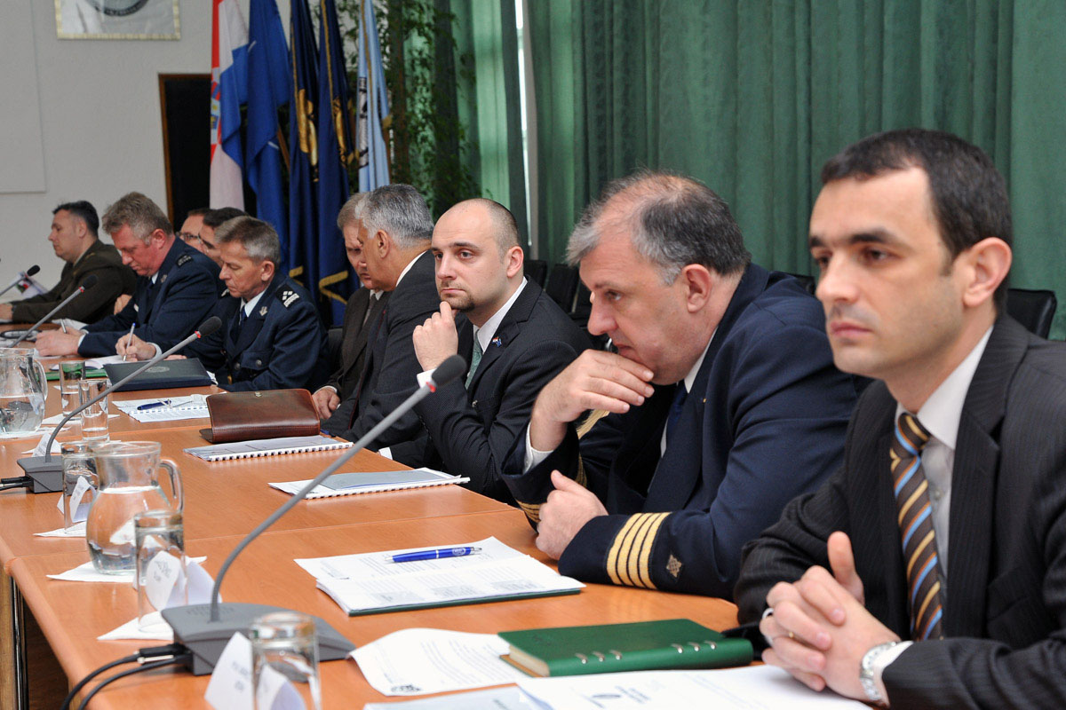 https://www.morh.hr/wp-content/gallery/okrugli-stol-11042012/spo_11042012_6.jpg