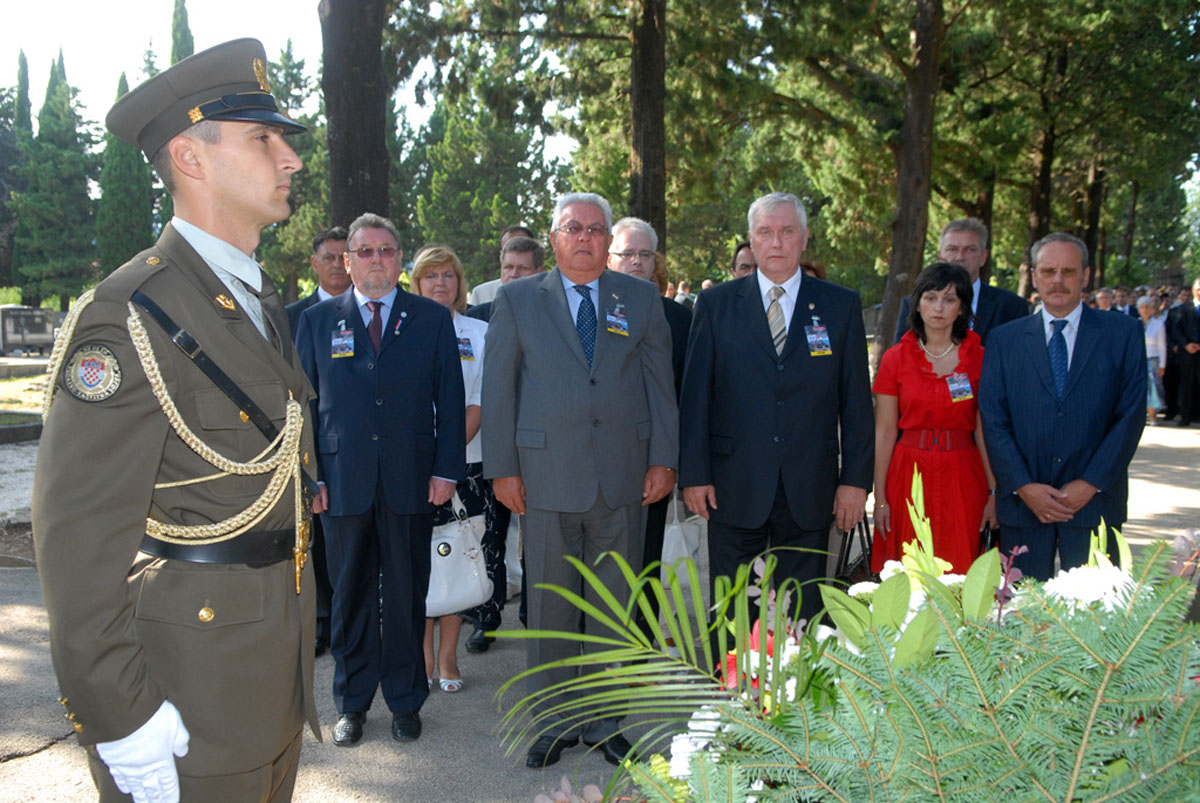 https://www.morh.hr/wp-content/gallery/oluja-2009/oluja_05082009_14.jpg