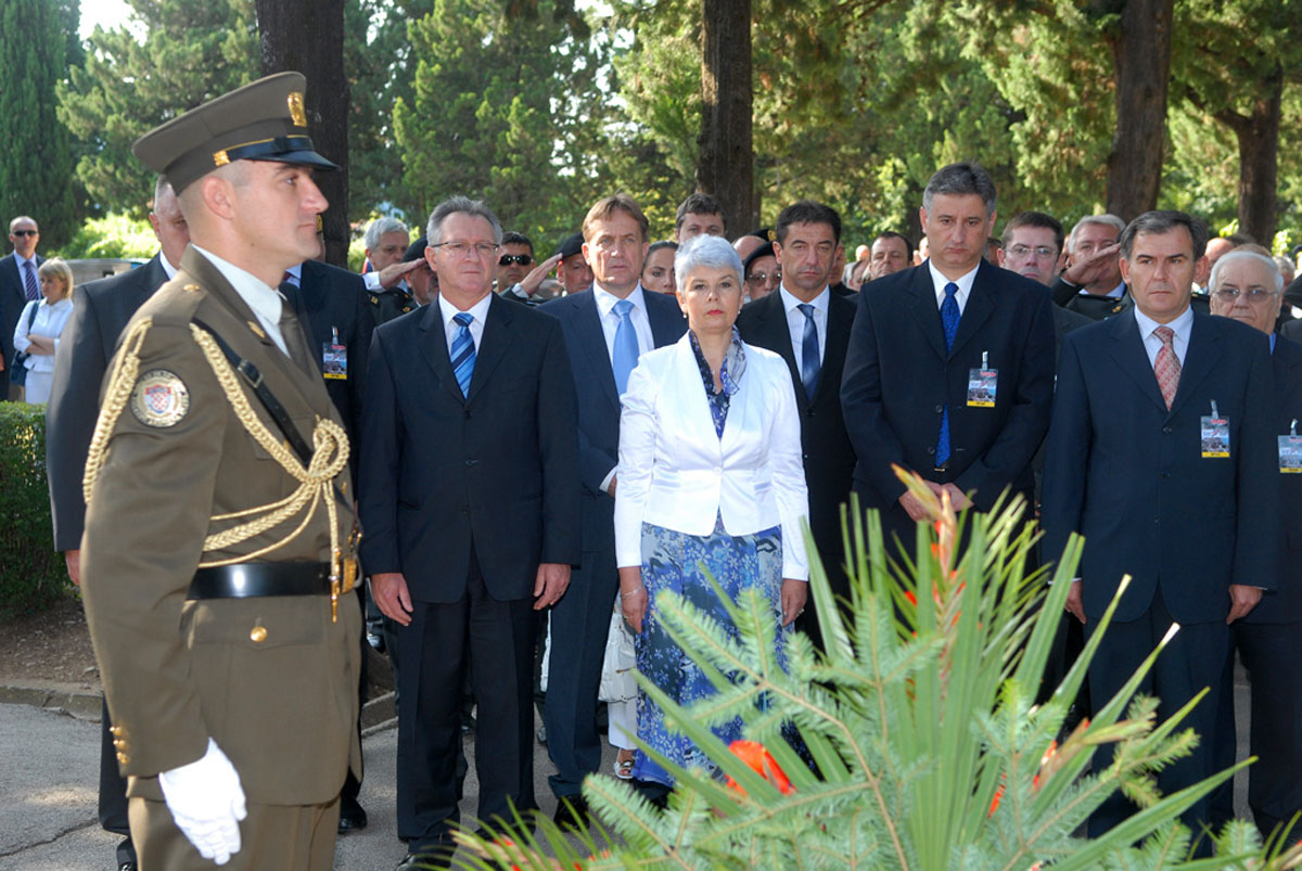 https://www.morh.hr/wp-content/gallery/oluja-2009/oluja_05082009_15.jpg