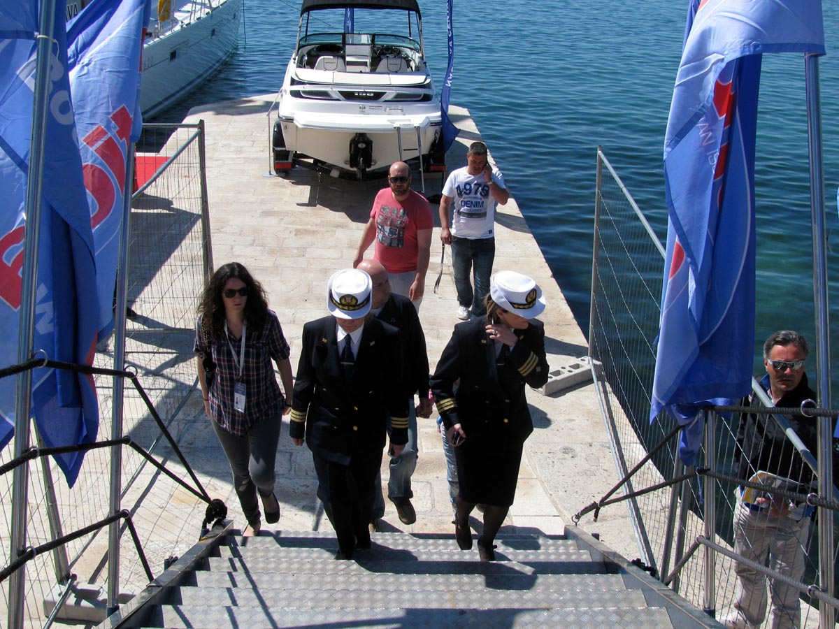 https://www.morh.hr/wp-content/gallery/ophodni-brod-obalne-strae-rh-na-sajmu-croatia-boat-show-2013/croatia_boat_show_18042013_01.jpg