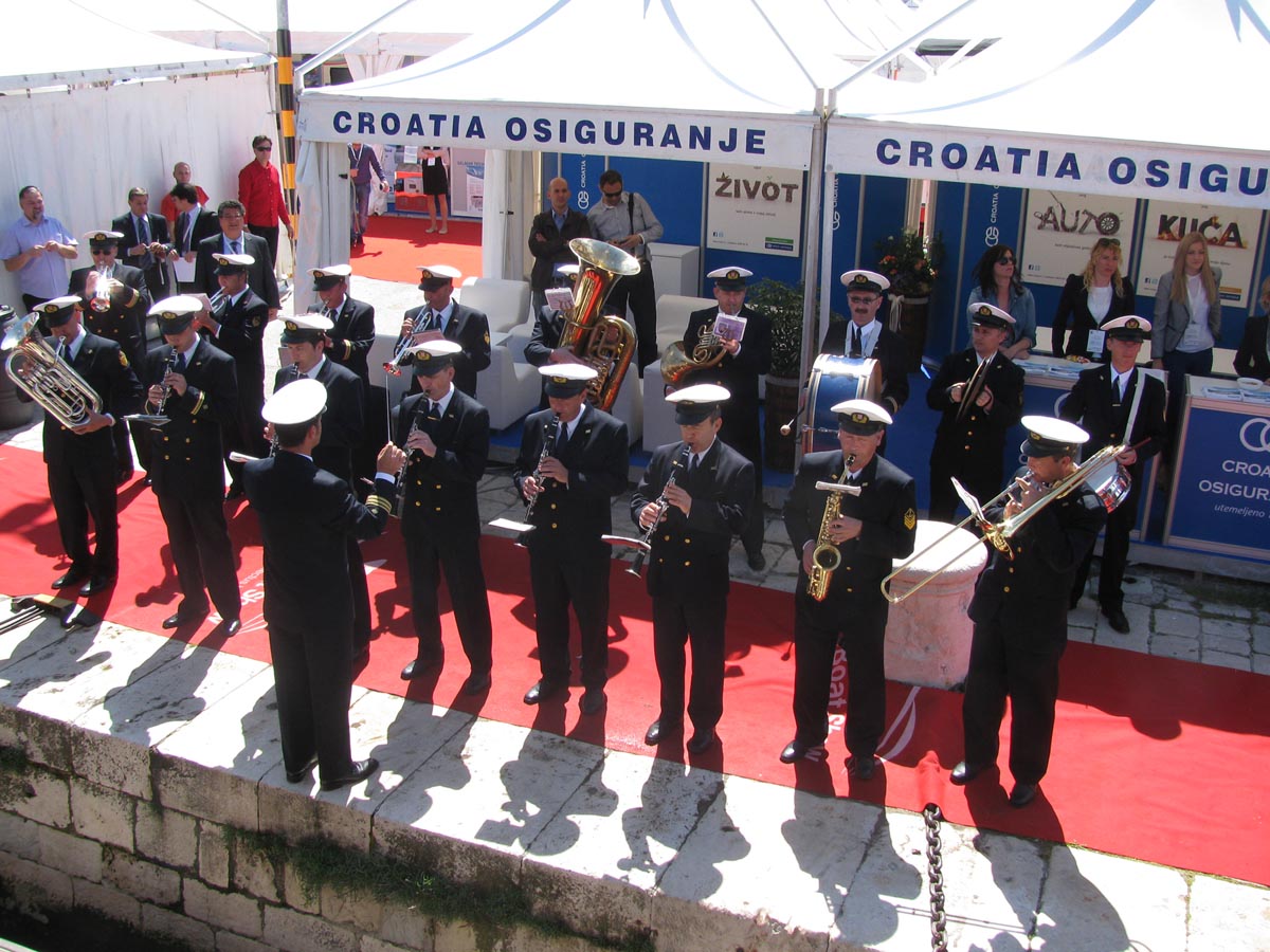 https://www.morh.hr/wp-content/gallery/ophodni-brod-obalne-strae-rh-na-sajmu-croatia-boat-show-2013/croatia_boat_show_18042013_02.jpg