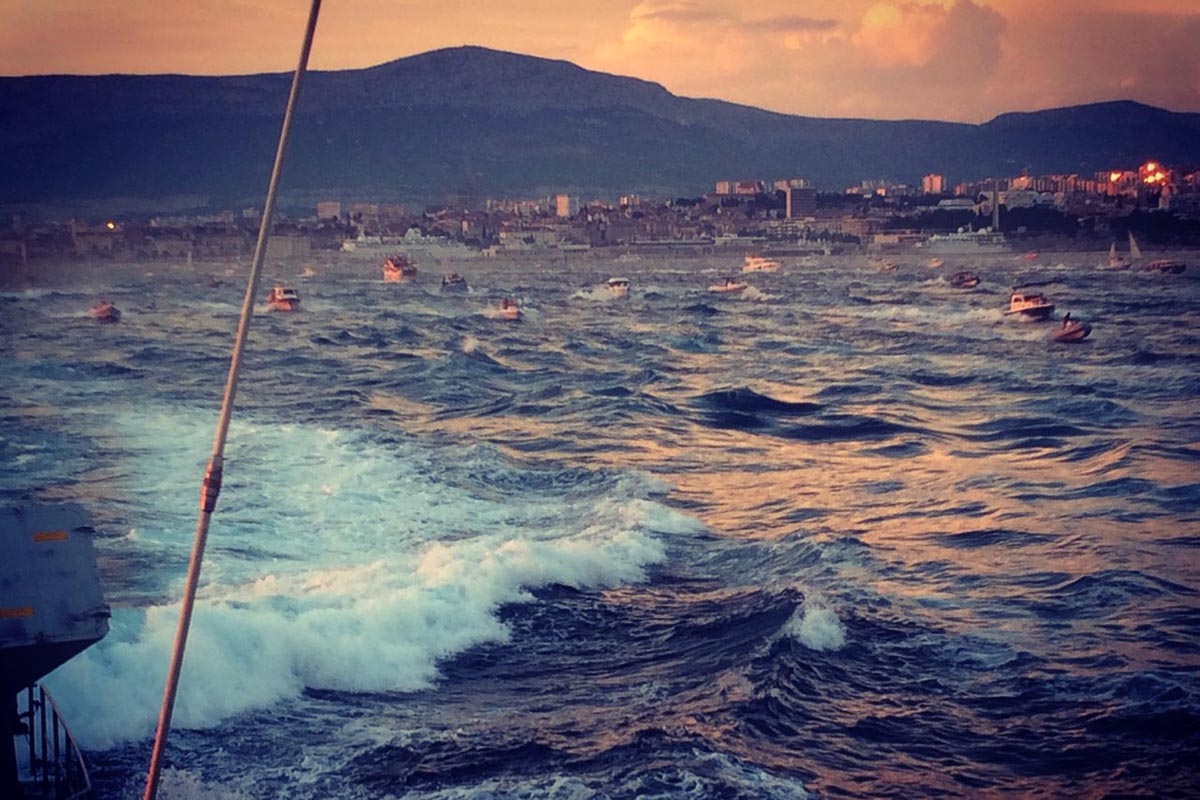 https://www.morh.hr/wp-content/gallery/oprostaj-hrvatske-ratne-mornarice-od-olivera-dragojevica/oliver_31072018_11.jpg
