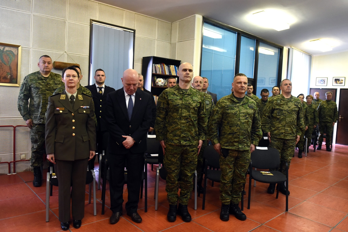 https://www.morh.hr/wp-content/gallery/osamnaesta-obljetnica-sredista-za-medunarodne-vojne-operacije/obljetnica_smvo_08022019_02.jpg