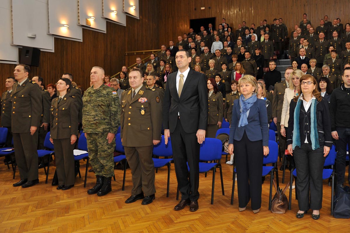 https://www.morh.hr/wp-content/gallery/otvoren-seminar-upravljanje-ljudskim-resursima-u-morh-u-i-osrh-na-hvu/hvu_29032014_02.jpg