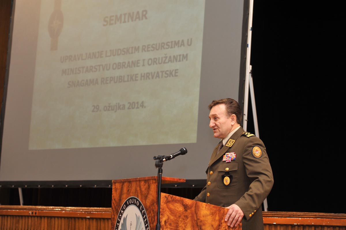 https://www.morh.hr/wp-content/gallery/otvoren-seminar-upravljanje-ljudskim-resursima-u-morh-u-i-osrh-na-hvu/hvu_29032014_05.jpg