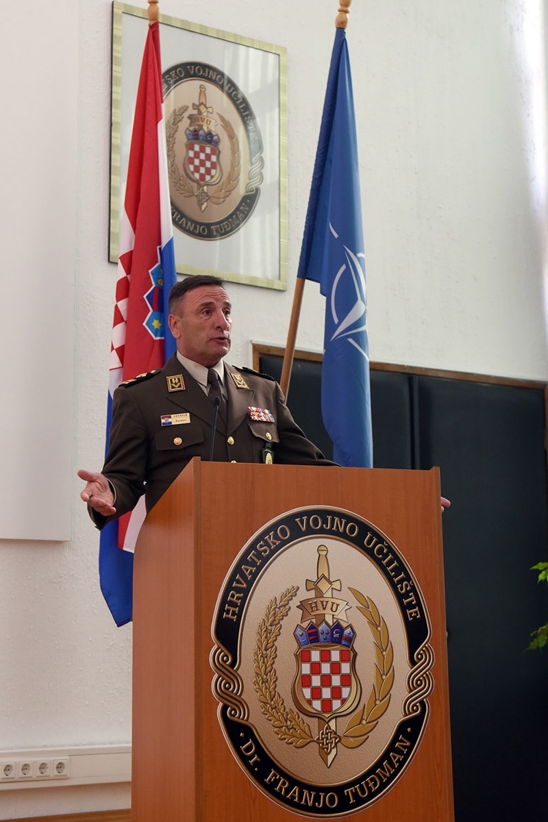 https://www.morh.hr/wp-content/gallery/otvorena-47-konferencija-zapovjednika-vojnih-akademija/conference_of_commandants_30052018_15.jpg