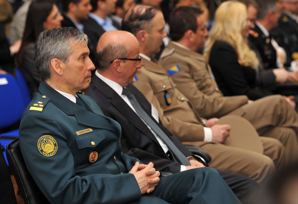 https://www.morh.hr/wp-content/gallery/otvorena-konferencija-pet-godina-hrvatske-u-nato-savezu-na-hvu/hvu_konferencija_01042014_03.jpg