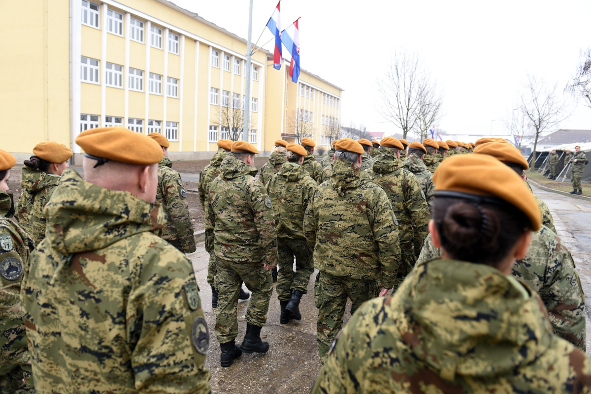 https://www.morh.hr/wp-content/gallery/otvorena-vojarna-7-gardijske-brigade-puma-u-varazdinu/otvorena_vojarna_7gb_puma_varazdin_201218_13.jpg