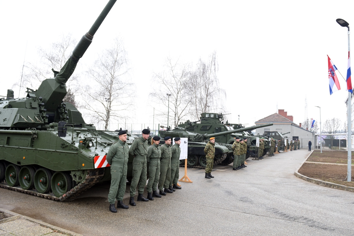 https://www.morh.hr/wp-content/gallery/otvorena-vojarna-7-gardijske-brigade-puma-u-varazdinu/otvorena_vojarna_7gb_puma_varazdin_201218_48.jpg