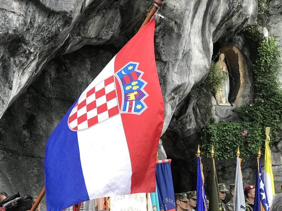 https://www.morh.hr/wp-content/gallery/otvoreno-59-medunarodno-vojno-hodocasce-u-lourdesu/lourdes_19052017_05.jpg