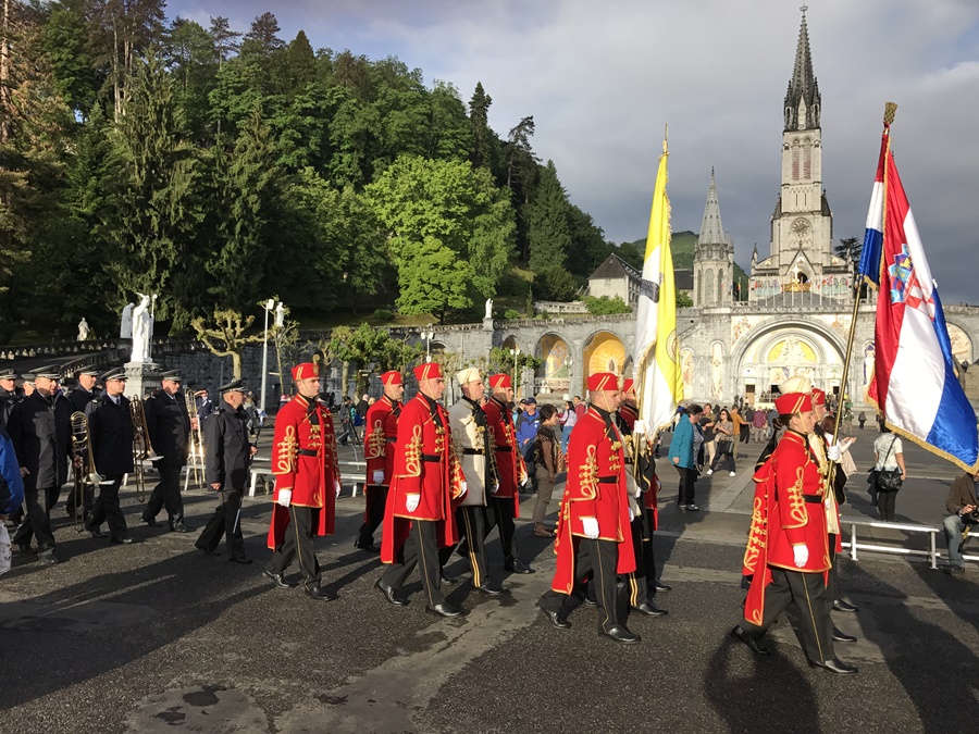 https://www.morh.hr/wp-content/gallery/otvoreno-59-medunarodno-vojno-hodocasce-u-lourdesu/lourdes_19052017_08.jpg