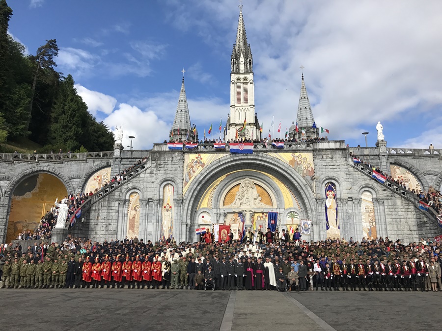 https://www.morh.hr/wp-content/gallery/otvoreno-59-medunarodno-vojno-hodocasce-u-lourdesu/lourdes_19052017_09.jpg