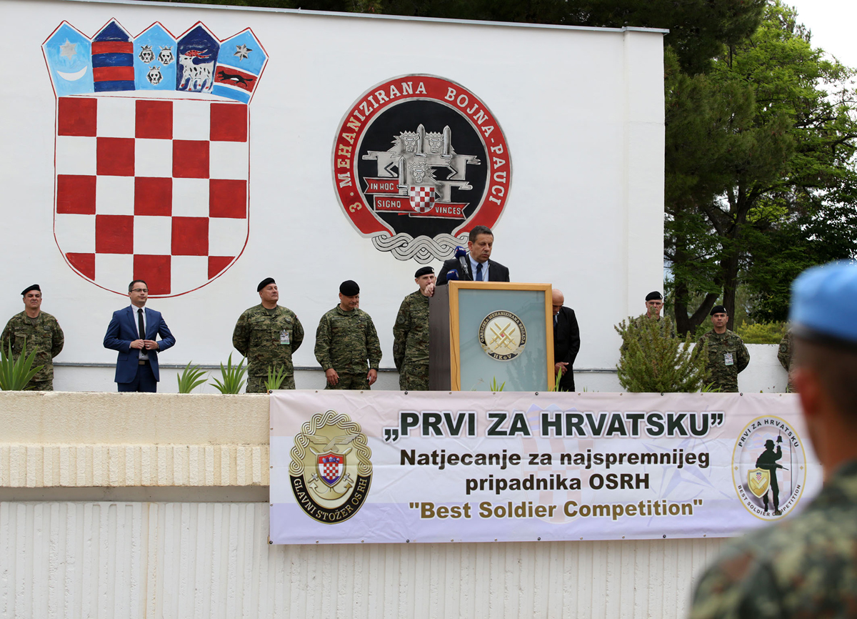 https://www.morh.hr/wp-content/gallery/otvoreno-natjecanje-prvi-za-hrvatsku-2017/knin_15052017_19.jpg