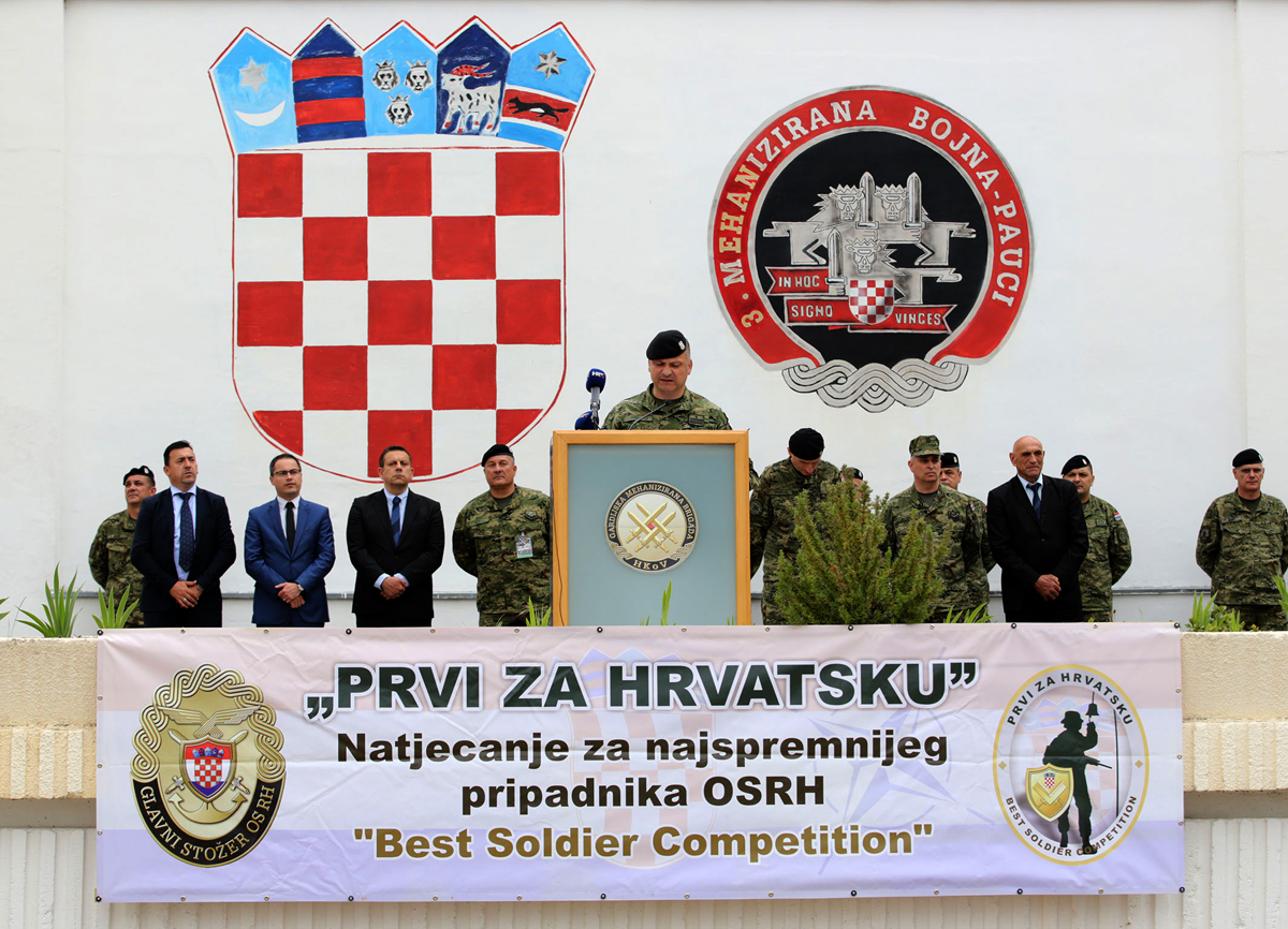 https://www.morh.hr/wp-content/gallery/otvoreno-natjecanje-prvi-za-hrvatsku-2017/knin_15052017_22.jpg