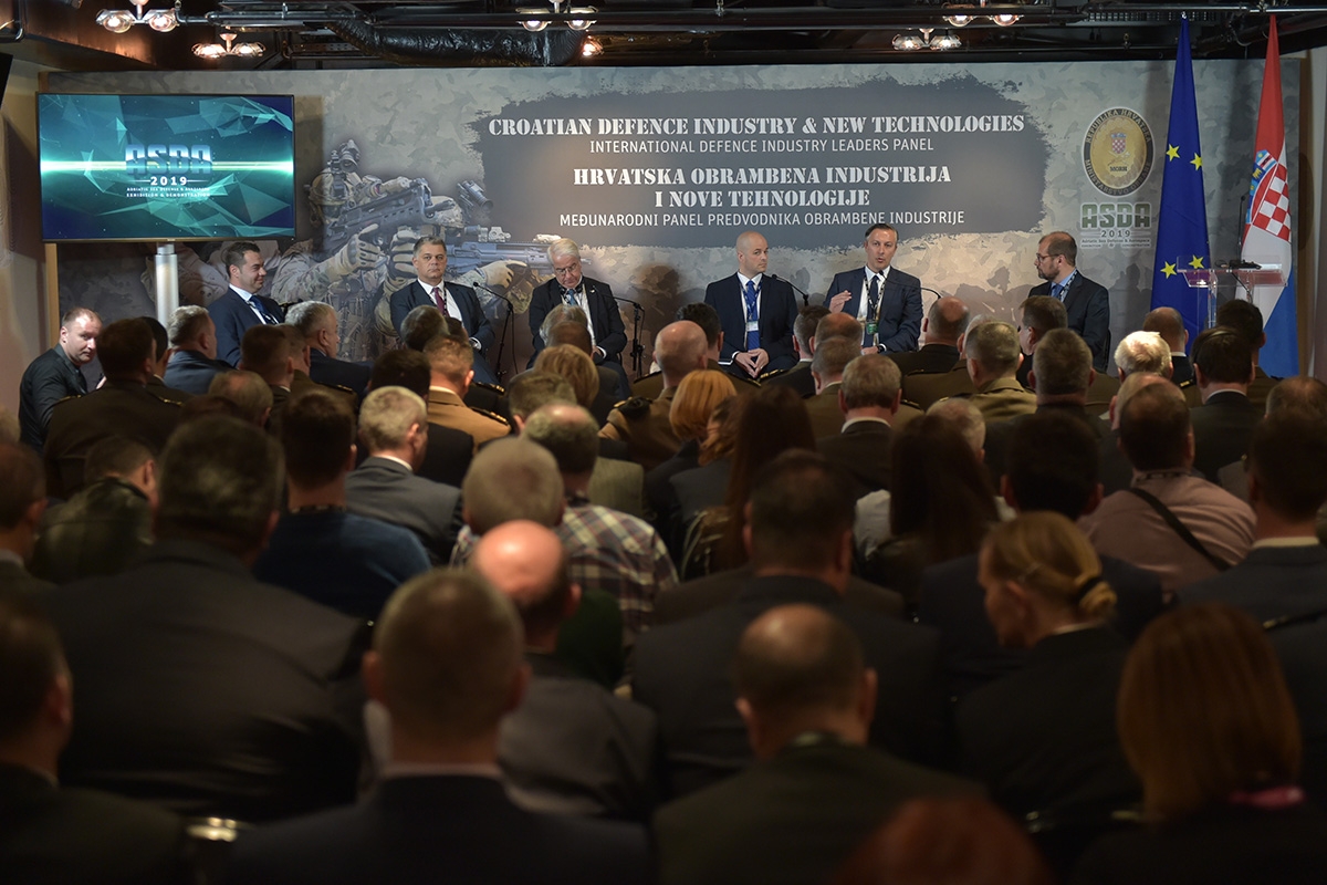 https://www.morh.hr/wp-content/gallery/panel-o-buducnosti-obrambene-industrije-na-asda-i-2019/panel_hr_vojna_industrija_11042019_04.jpg