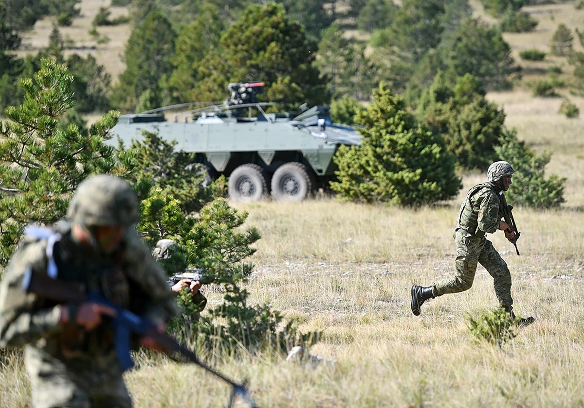 https://www.morh.hr/wp-content/gallery/pauci-poceli-vjezbu-napadnom-operacijom/velebit_18_rt_crvena_zemlja_13102018_19.jpg