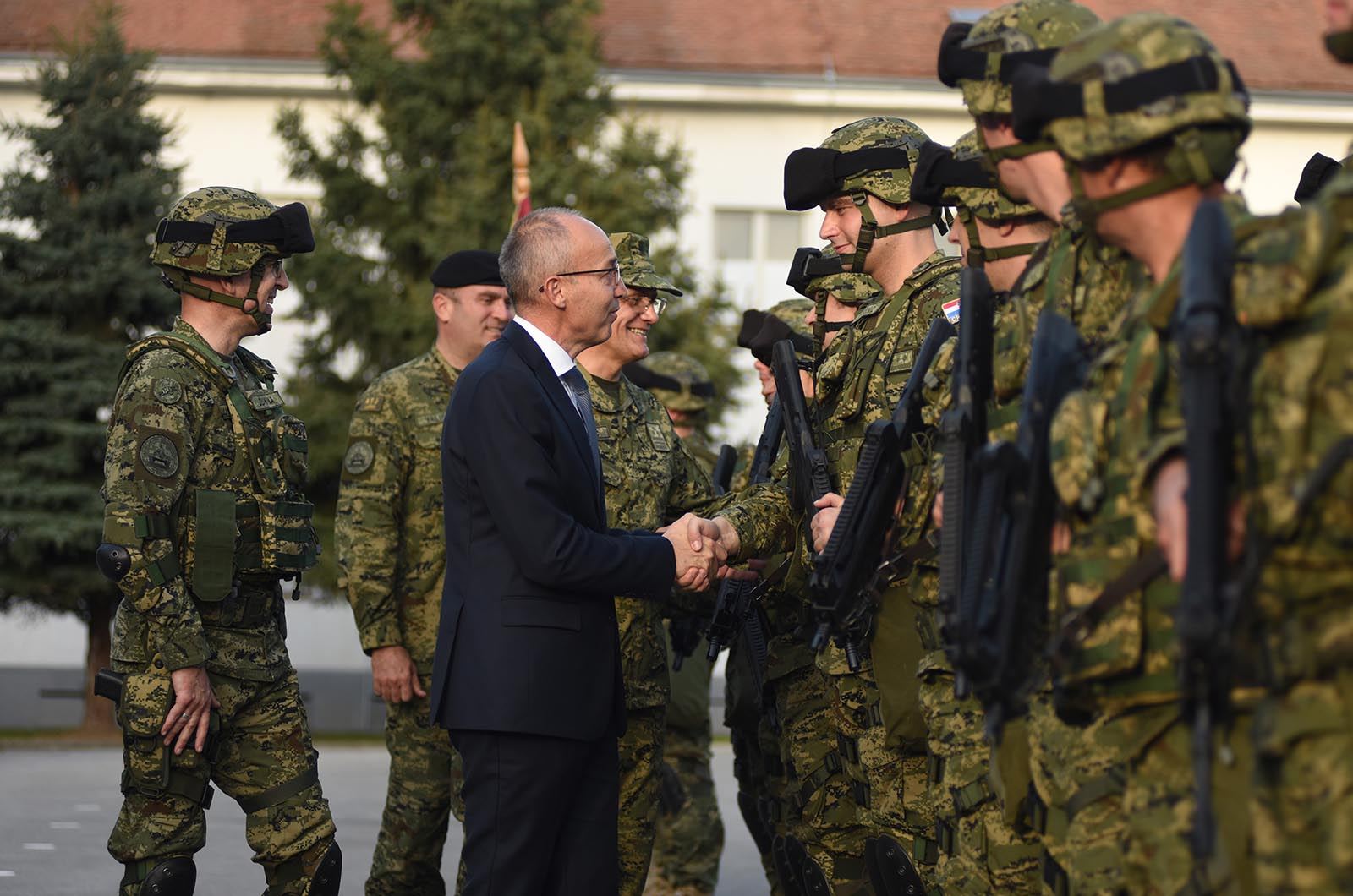 https://www.morh.hr/wp-content/gallery/peti-hrvatski-kontingent-ispracen-u-nato-efp-u-poljsku/5_hrvcon_poljska_poland_hv_osrh_221019_04.jpg