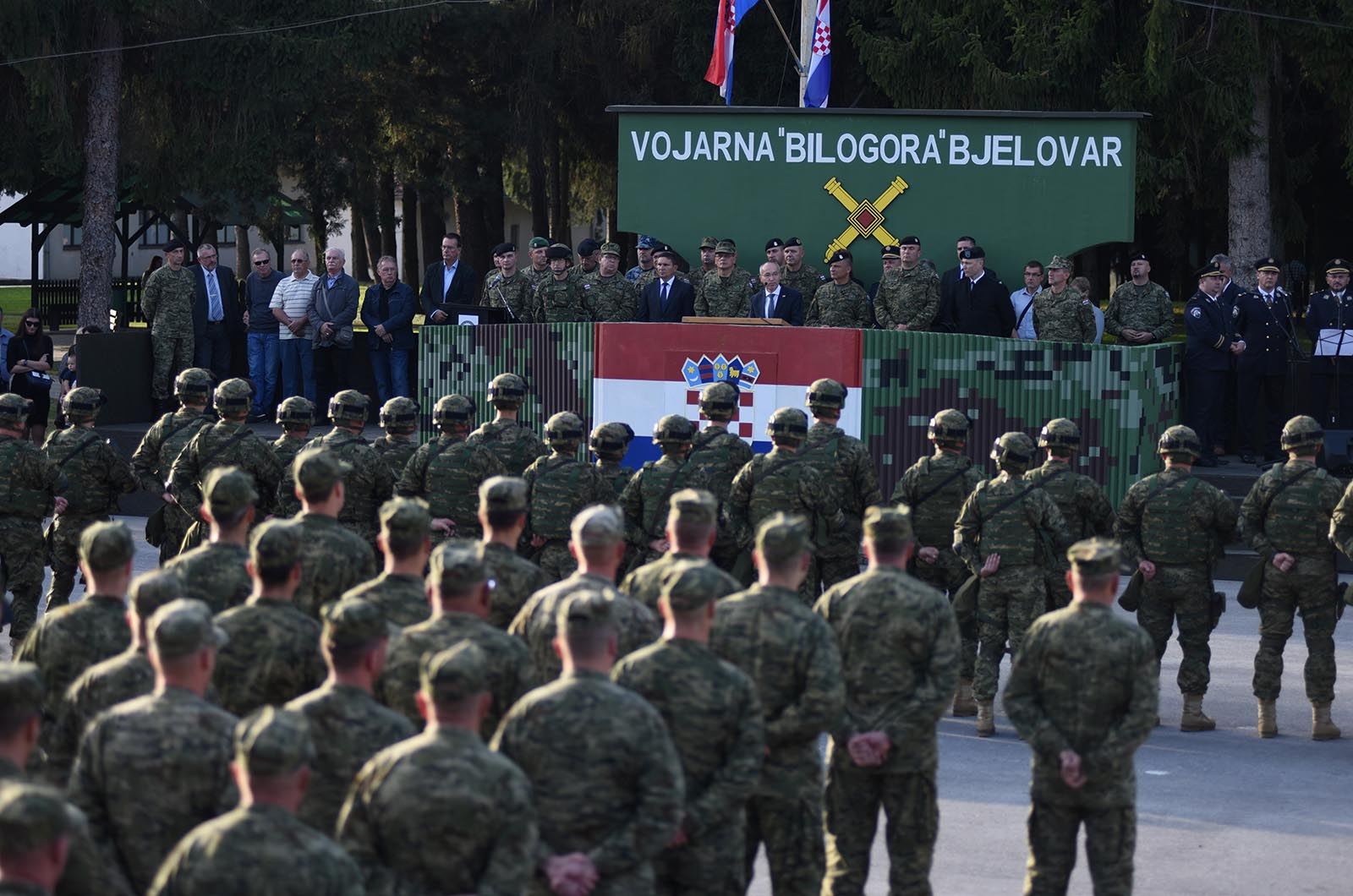 https://www.morh.hr/wp-content/gallery/peti-hrvatski-kontingent-ispracen-u-nato-efp-u-poljsku/5_hrvcon_poljska_poland_hv_osrh_221019_08.jpg