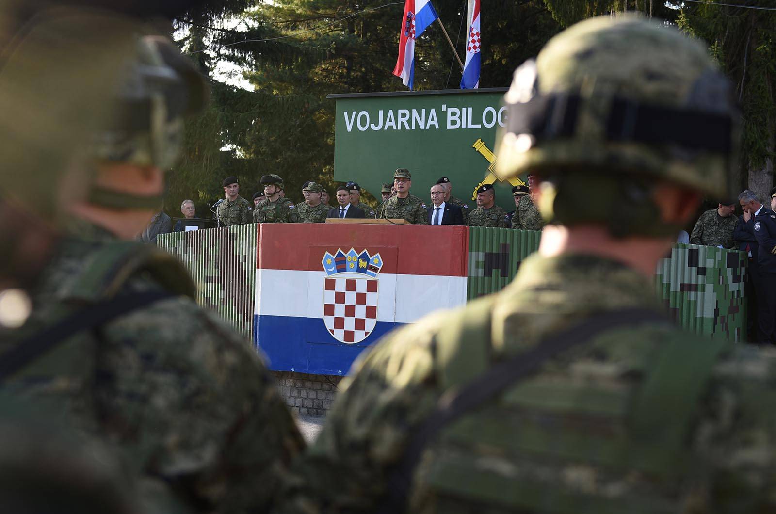 https://www.morh.hr/wp-content/gallery/peti-hrvatski-kontingent-ispracen-u-nato-efp-u-poljsku/5_hrvcon_poljska_poland_hv_osrh_221019_14.jpg