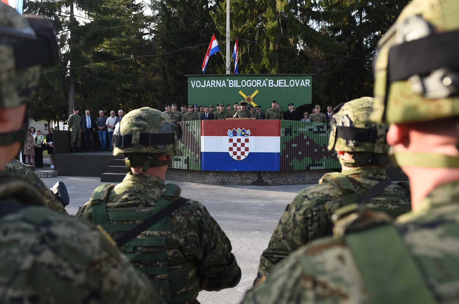 https://www.morh.hr/wp-content/gallery/peti-hrvatski-kontingent-ispracen-u-nato-efp-u-poljsku/5_hrvcon_poljska_poland_hv_osrh_221019_18.jpg