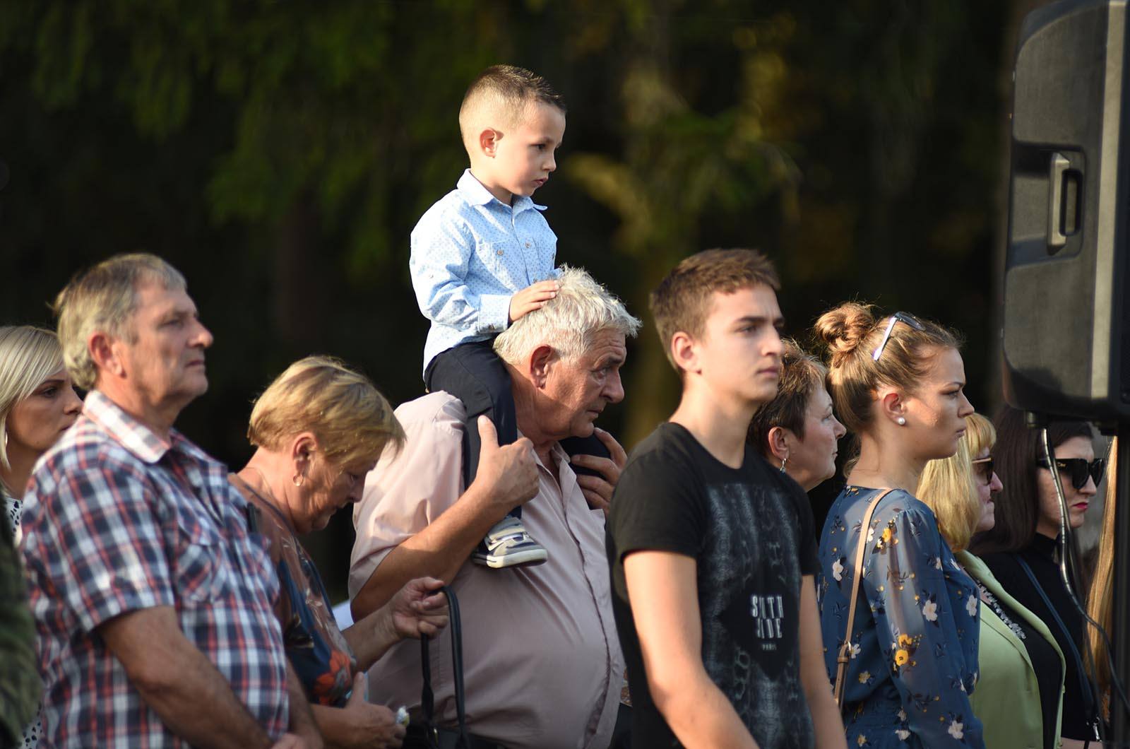 https://www.morh.hr/wp-content/gallery/peti-hrvatski-kontingent-ispracen-u-nato-efp-u-poljsku/5_hrvcon_poljska_poland_hv_osrh_221019_24.jpg