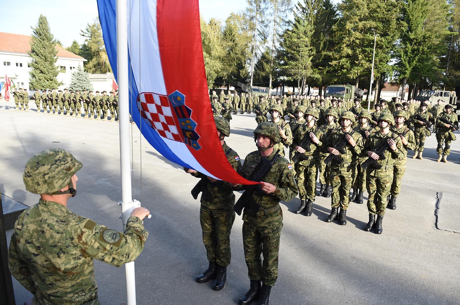 https://www.morh.hr/wp-content/gallery/peti-hrvatski-kontingent-ispracen-u-nato-efp-u-poljsku/5_hrvcon_poljska_poland_hv_osrh_221019_25.jpg