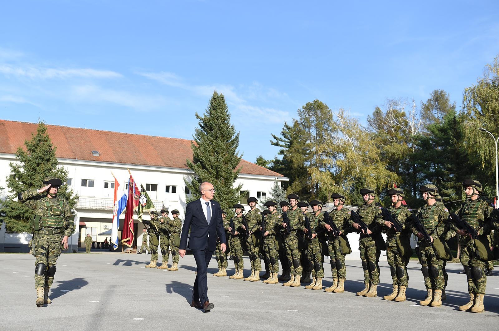 https://www.morh.hr/wp-content/gallery/peti-hrvatski-kontingent-ispracen-u-nato-efp-u-poljsku/5_hrvcon_poljska_poland_hv_osrh_221019_28.jpg
