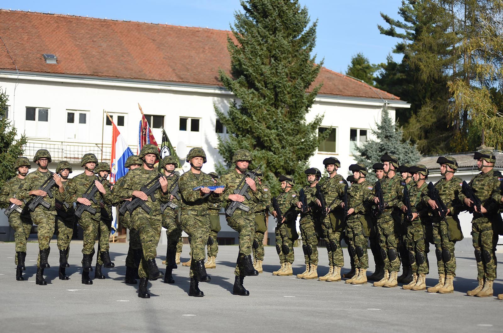 https://www.morh.hr/wp-content/gallery/peti-hrvatski-kontingent-ispracen-u-nato-efp-u-poljsku/5_hrvcon_poljska_poland_hv_osrh_221019_29.jpg