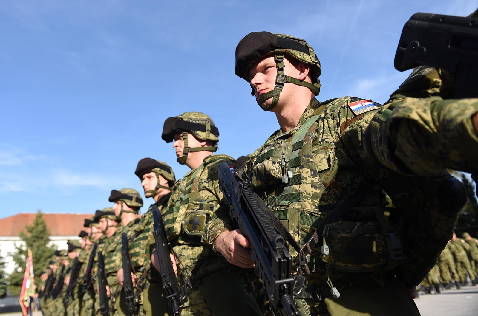https://www.morh.hr/wp-content/gallery/peti-hrvatski-kontingent-ispracen-u-nato-efp-u-poljsku/5_hrvcon_poljska_poland_hv_osrh_221019_35.jpg